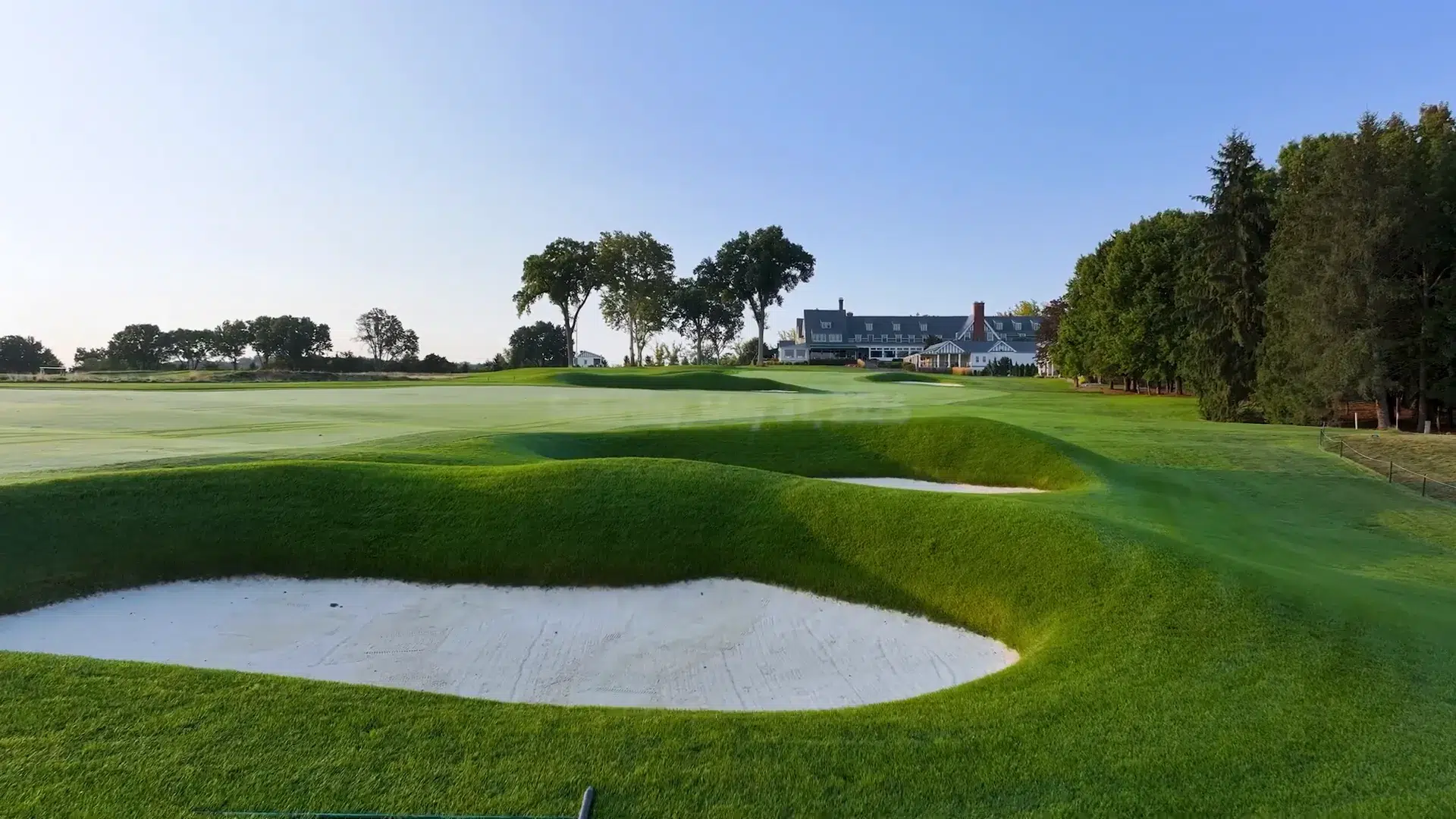 Die berühmten Church Pew Bunker bei Oakmont Country Club
