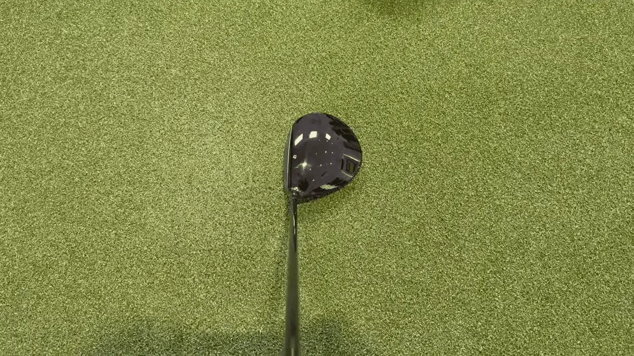 Ein Blick auf die Loft-Angaben und Shaft-Kombination beim gefälschten TaylorMade Qi10 Driver