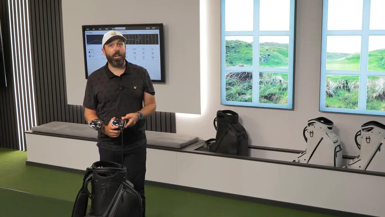 Vergleich der Schriftart und Details zwischen originalem und gefälschtem TaylorMade Qi10 Driver