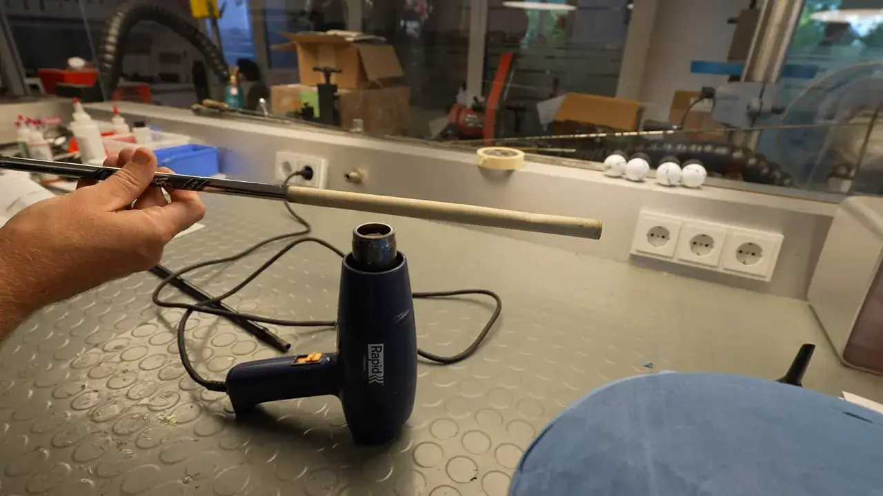 Heissluftpistole entfernt Tape