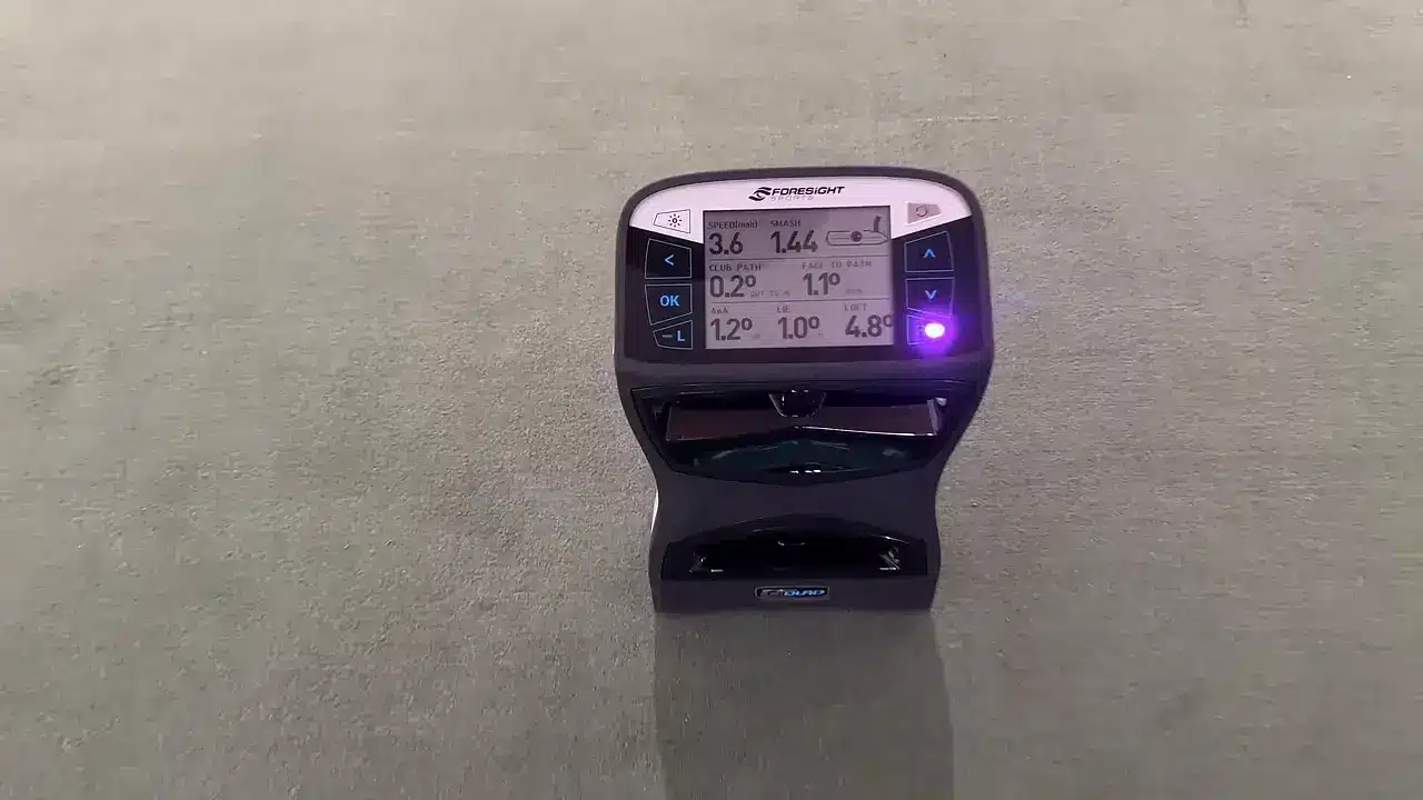 Putter Fitting: Schritt für Schritt zum stabileren Putt 3 Foresight Messgerät Anzeige mit Putterdaten