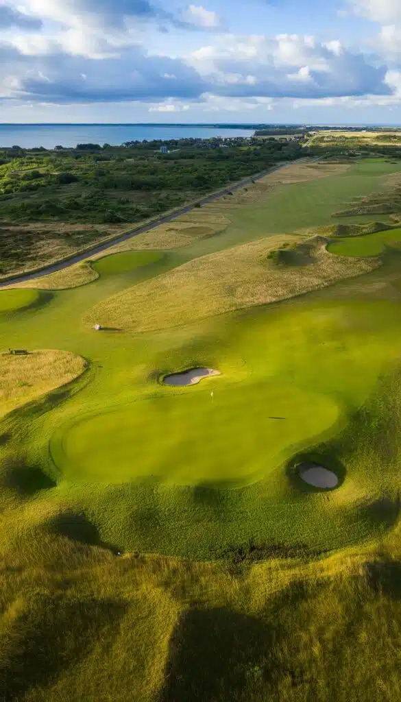 Marine Golf Club Sylt: Kostenloser Strategie-Guide für echtes Linksgolf 1 Nur eine Straße trennt den Marine Golf Club vom Wattenmeer