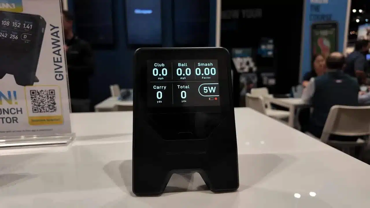 Goflprodukte 2026: 9 bahnbrechende Innovationen vom PGA Show Rückblick 5 Shot Scope LM1 Frontdisplay zeigt Club Ball Smash und Carry