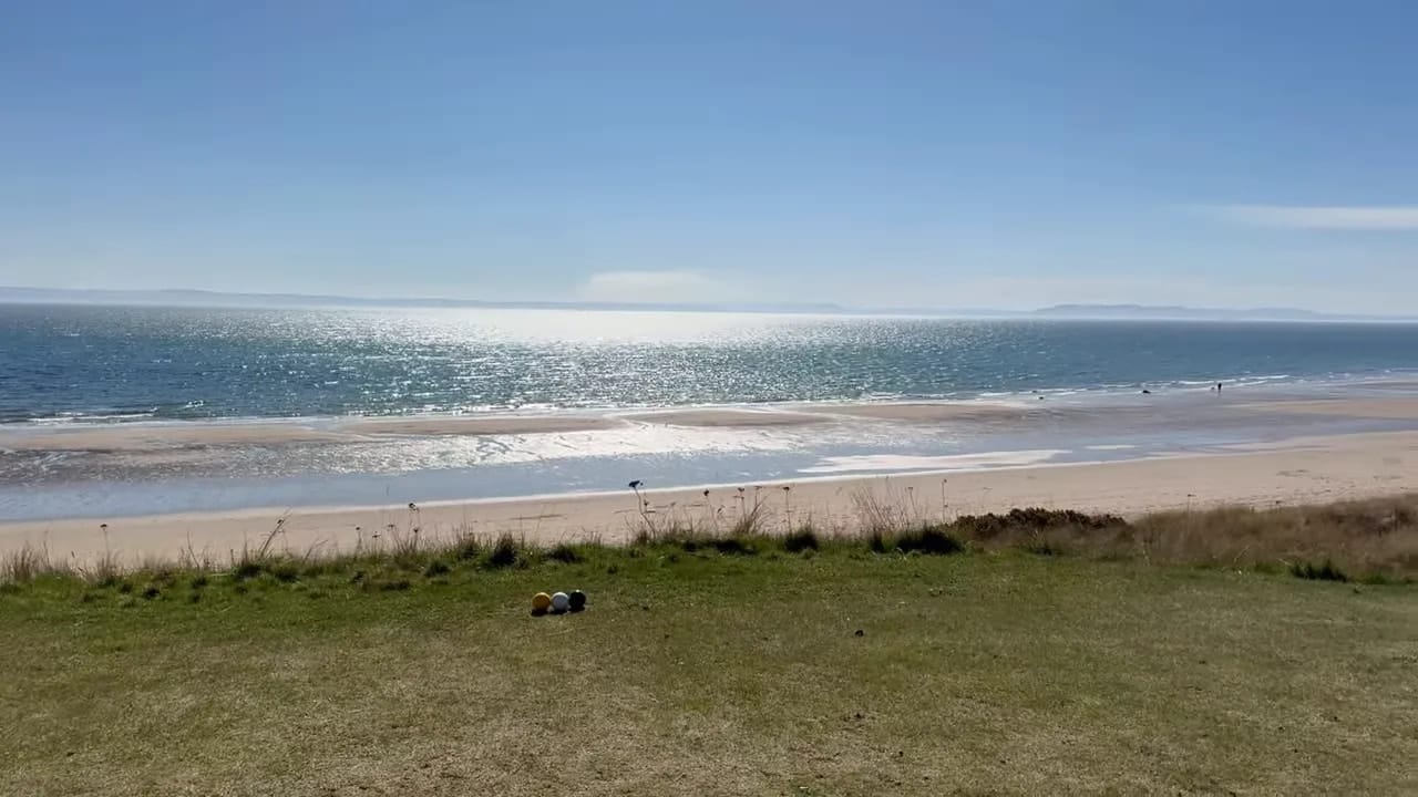 Lundin Golf Club: Schottlands bestes Hidden Gem direkt vor den Toren von St. Andrews? 1 Küstenausblick vom Lundin Golf Club auf Strand und Meer