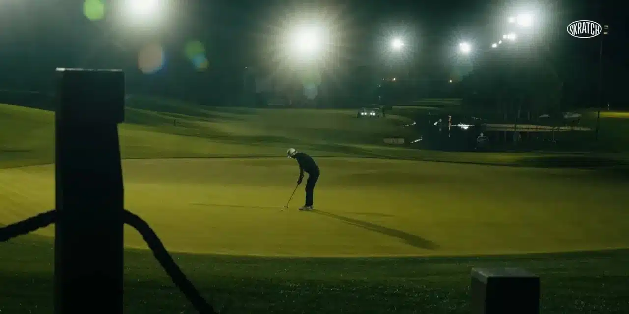 Golfurlaub in der Türkei: Warum Belek und Istanbul für Golfer immer interessanter werden 2 Beleuchteter Golfplatz bei Nacht mit hellem Grün und Flutlichtmasten